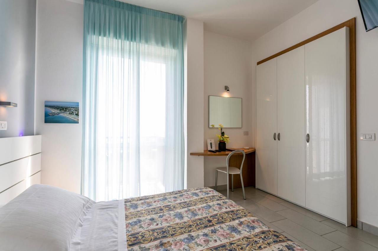Hotel Baya - In Centro, Sul Mare Milano Marittima Esterno foto