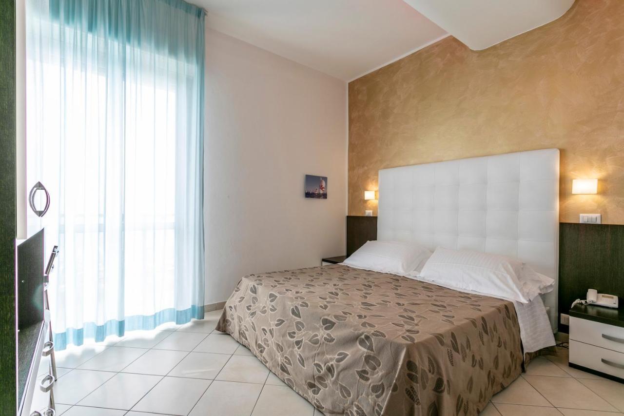 Hotel Baya - In Centro, Sul Mare Milano Marittima Esterno foto