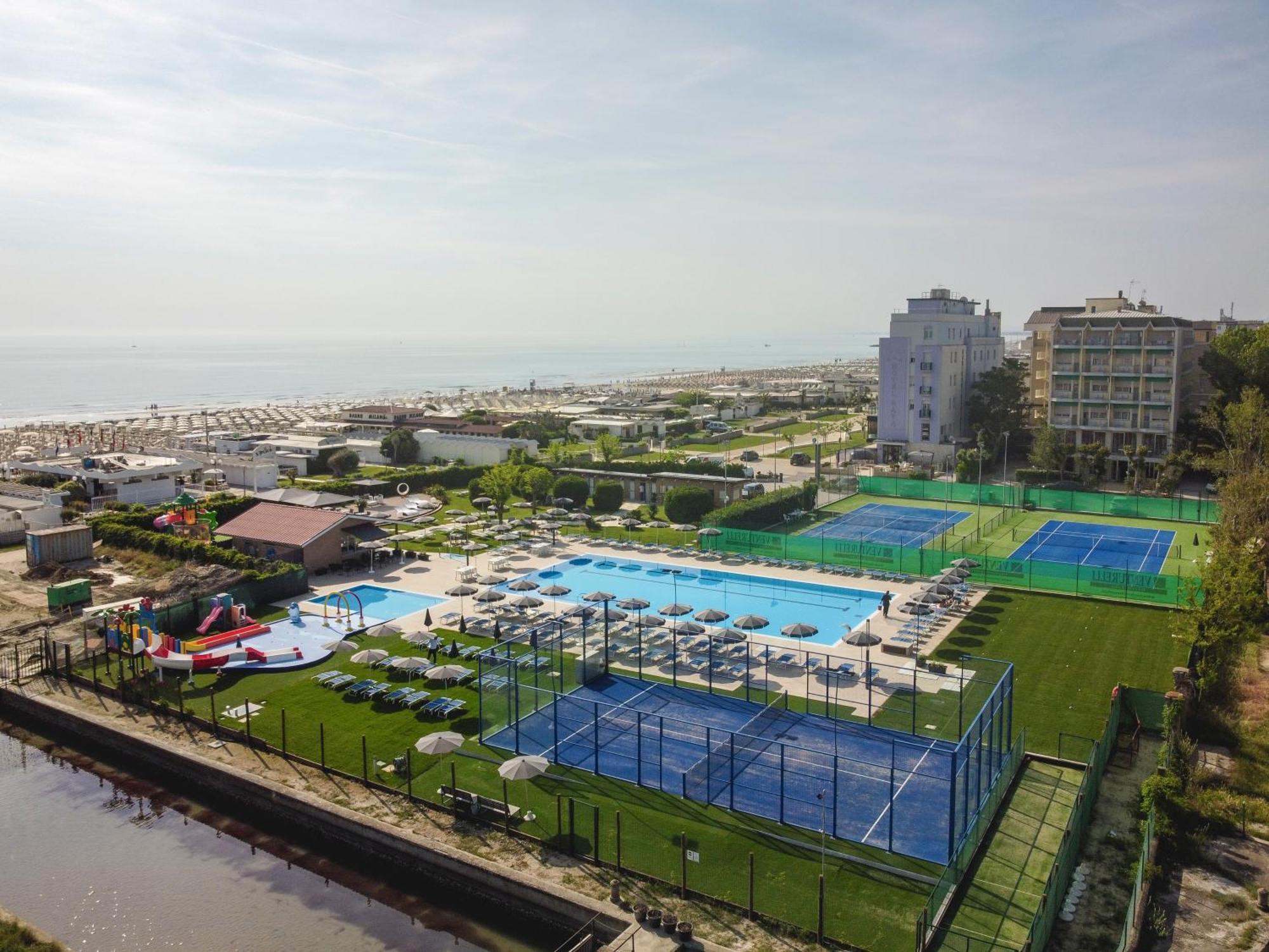 Hotel Baya - In Centro, Sul Mare Milano Marittima Esterno foto
